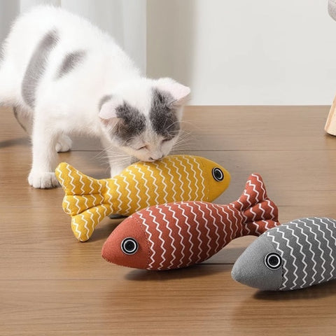 Fish Shaped Catnip Toy - Engaging and Safe Toy for Your Feline Friend